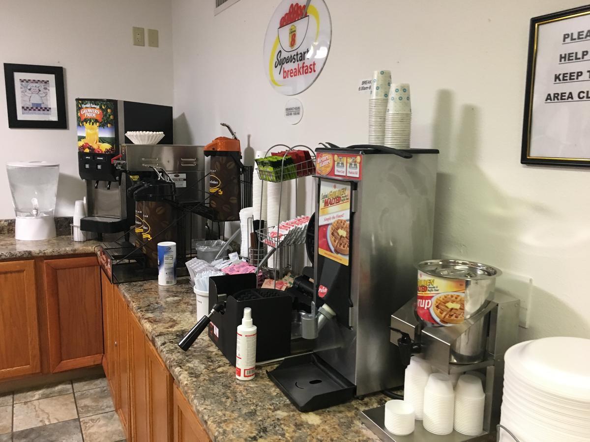 机场i90速8酒店 苏瀑 外观 照片