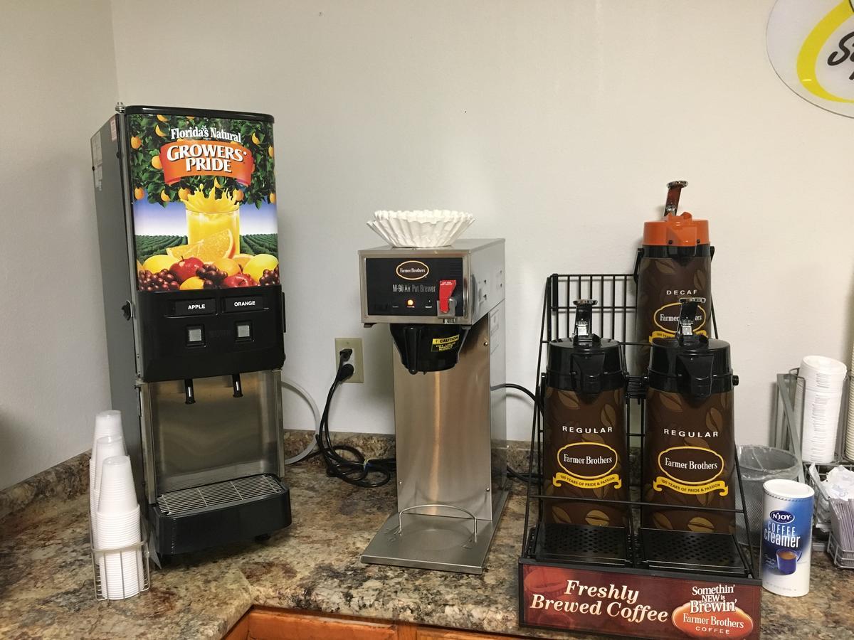 机场i90速8酒店 苏瀑 外观 照片