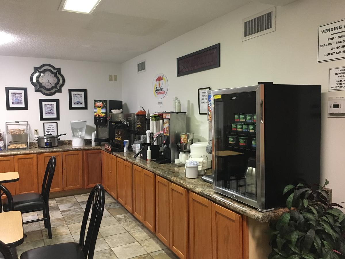 机场i90速8酒店 苏瀑 外观 照片